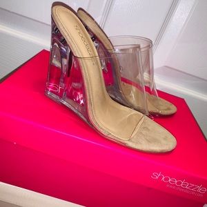 Nude/clear wedges